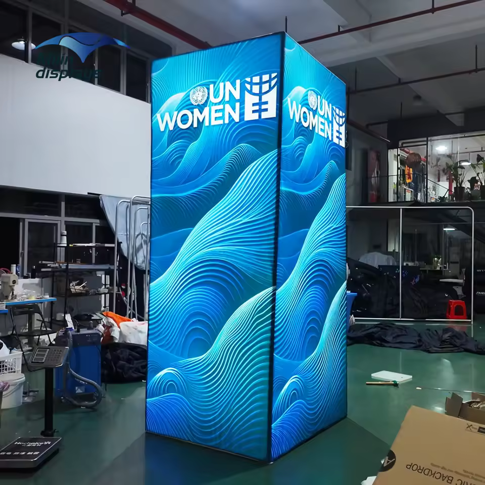 Cubo luminoso LED 3D in alluminio personalizzabile