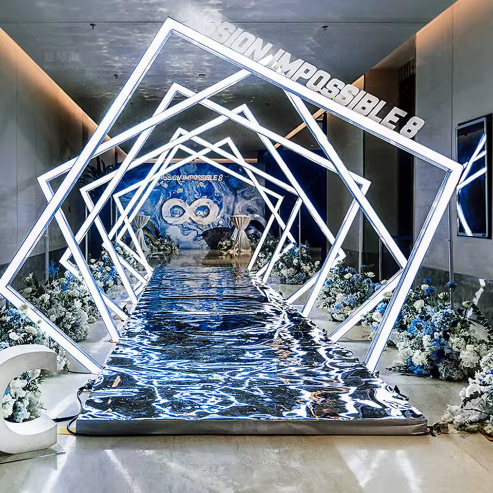 Tunnel luminoso LED geometrico per eventi